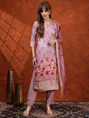 women floral printed kurta with trousers & dupatta 3