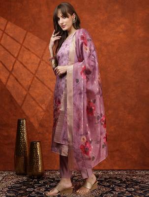 women floral printed kurta with trousers & dupatta 4