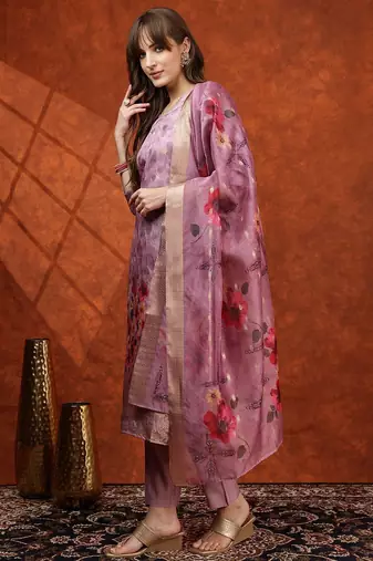 women floral printed kurta with trousers & dupatta