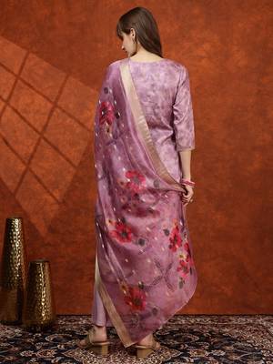 women floral printed kurta with trousers & dupatta 5