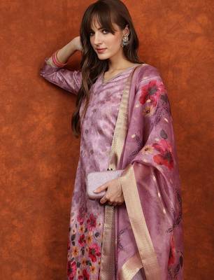 women floral printed kurta with trousers & dupatta 7