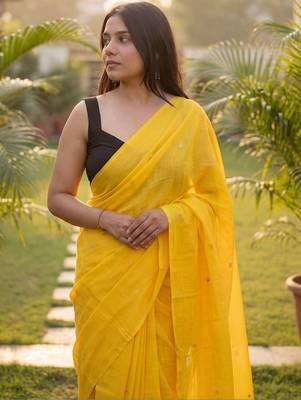 Yellow embellished zari  cotton handloom khadi saree 4
