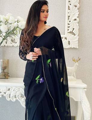 Black floral printed saree 3