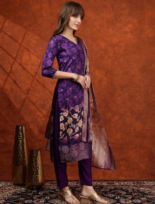 women floral printed kurta with trousers & dupatta 3