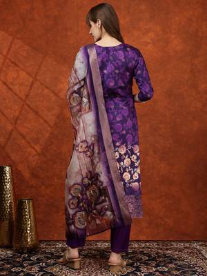 women floral printed kurta with trousers & dupatta 5