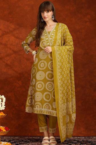 bandhani printed thread work v-neck  cotton kurta with trousers & dupatta