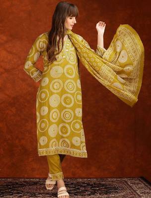 bandhani printed thread work v-neck  cotton kurta with trousers & dupatta 5