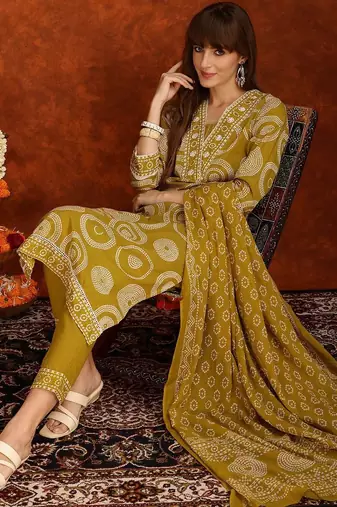 bandhani printed thread work v-neck  cotton kurta with trousers & dupatta