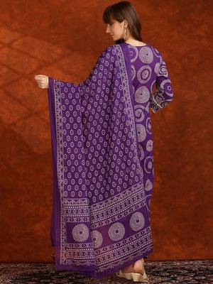 bandhani printed thread work v-neck  cotton kurta with trousers & dupatta 5