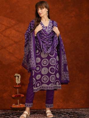 bandhani printed thread work v-neck  cotton kurta with trousers & dupatta 6