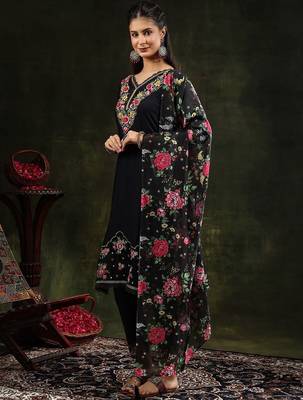 floral embroidered v neck chanderi cotton kurta with trousers & dupatta 4