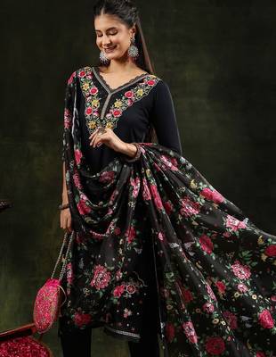 floral embroidered v neck chanderi cotton kurta with trousers & dupatta 6