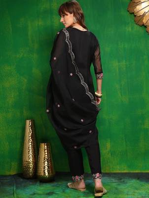 women ethnic motifs embroidered regular thread work kurta with trousers & with dupatta 5