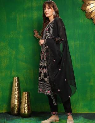 women ethnic motifs embroidered regular thread work kurta with trousers & with dupatta 6