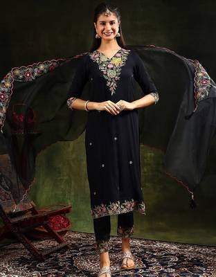 women ethnic motifs embroidered regular thread work kurta with trousers & with dupatta 1
