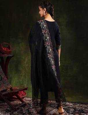 women ethnic motifs embroidered regular thread work kurta with trousers & with dupatta 5