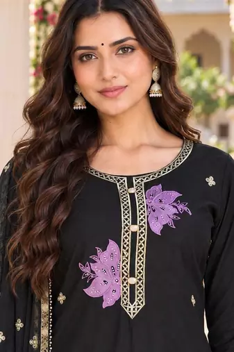 floral embroidered regular chanderi cotton kurta with trousers with dupatta