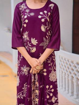 floral embroidered regular chanderi cotton kurta with trousers with dupatta 2
