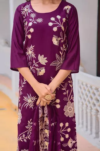 floral embroidered regular chanderi cotton kurta with trousers with dupatta