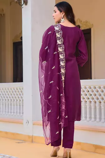 floral embroidered regular chanderi cotton kurta with trousers with dupatta