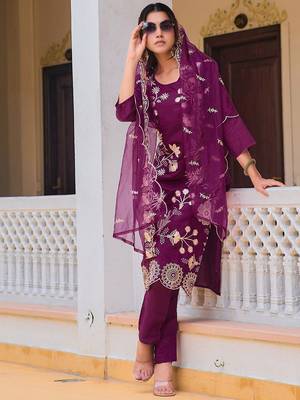 floral embroidered regular chanderi cotton kurta with trousers with dupatta 6