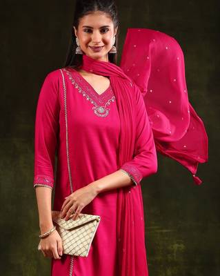 floral embroidered sequinned straight kurta with trouser & dupatta 2