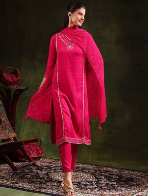floral embroidered sequinned straight kurta with trouser & dupatta 7
