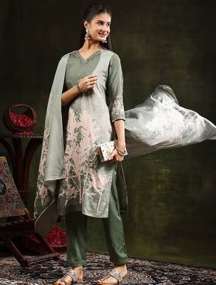 floral printed regular  silk straight kurta with trousers & dupatta 4