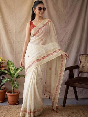 Off white checked woven design zari silk blend saree with blouse 4