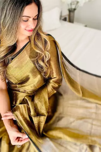 Gold tissue handloom kasavu saree