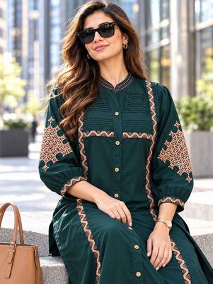 women ethnic motifs embroidered regular thread work kurta with trousers 4