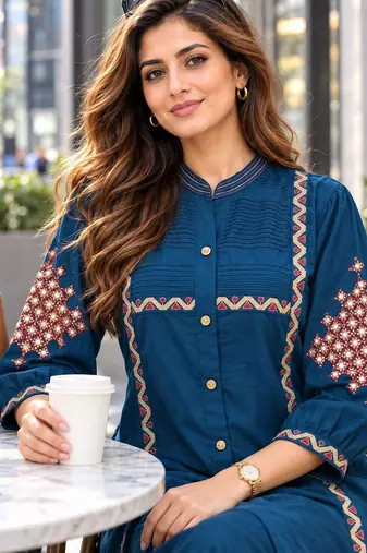 women ethnic motifs embroidered regular sequinned kurta with trousers