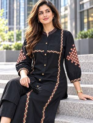 women ethnic motifs embroidered regular thread work kurta with trousers 2