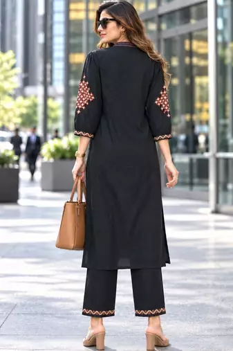 women ethnic motifs embroidered regular thread work kurta with trousers