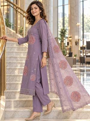 women floral embroidered regular sequinned kurta set 3