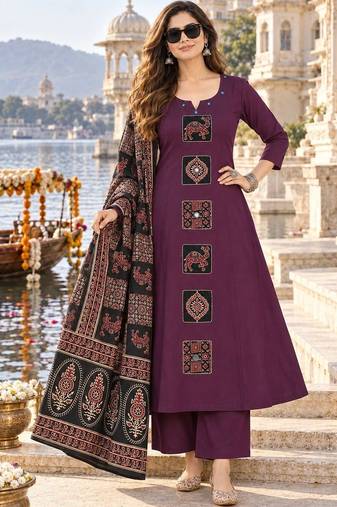 women ethnic motifs embroidered regular thread work  cotton kurta with palazzos & with