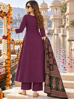 women ethnic motifs embroidered regular thread work  cotton kurta with palazzos & with 2
