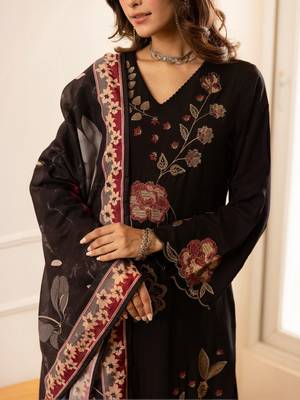 women floral regular thread work kurta with palazzos & with dupatta 3