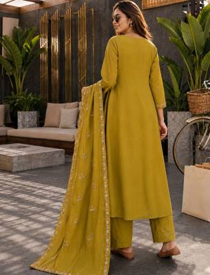 women floral embroidered tiered thread work chanderi cotton kurta with trousers & with dupatta 2