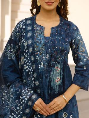 women ethnic motifs printed regular mirror work  cotton kurta with trousers & with dupatta 2