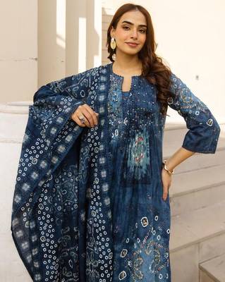 women ethnic motifs printed regular mirror work  cotton kurta with trousers & with dupatta 7