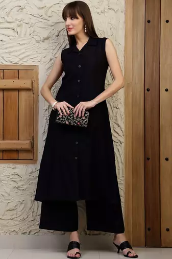 women regular kurta with palazzos