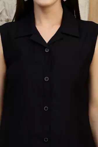 women regular kurta with palazzos