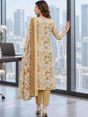women floral printed regular  cotton kurta with trousers & with dupatta 3