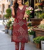 women ethnic motifs printed regular  cotton kurta with trousers