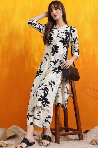 women floral printed regular kurta with trousers