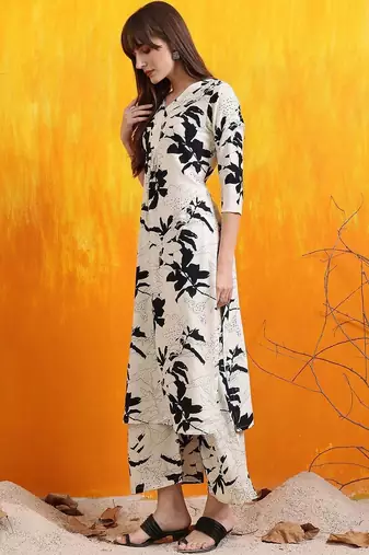 women floral printed regular kurta with trousers