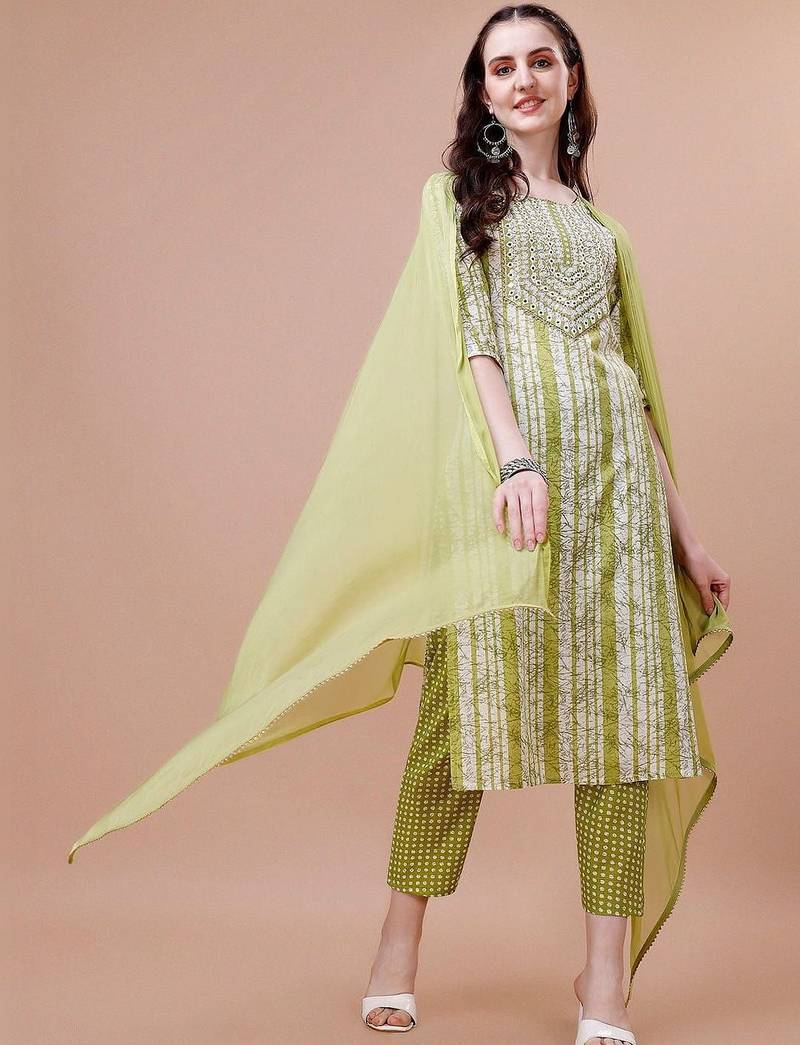 women floral printed mirror work kurta with trousers & with dupatta