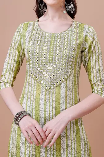 women floral printed mirror work kurta with trousers & with dupatta