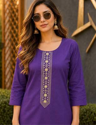 women ethnic motifs embroidered regular thread work kurta with trousers 3